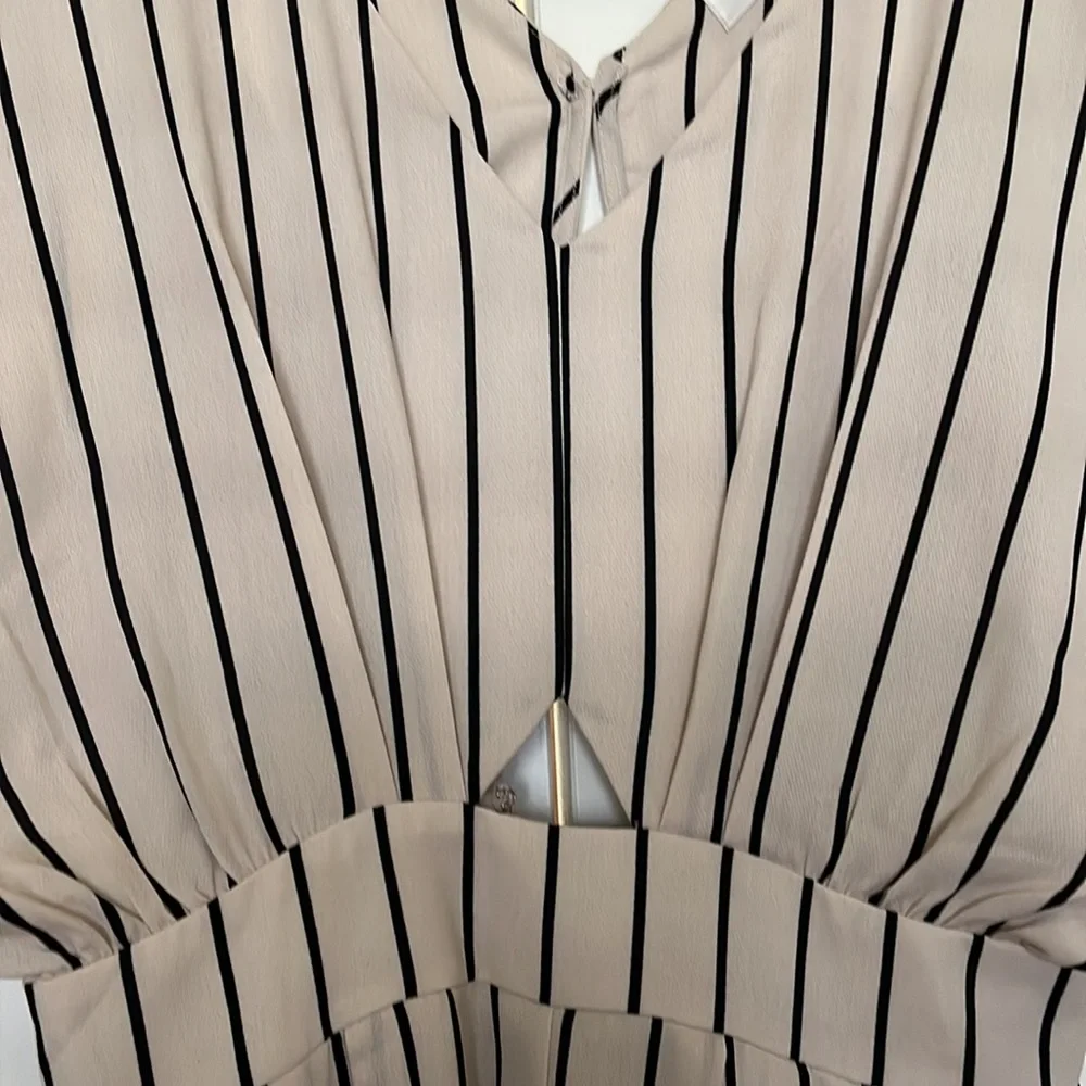 Open back romper - Picture 2 of 3
